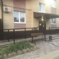 Покраска перил у входа в подъезд выполнена!